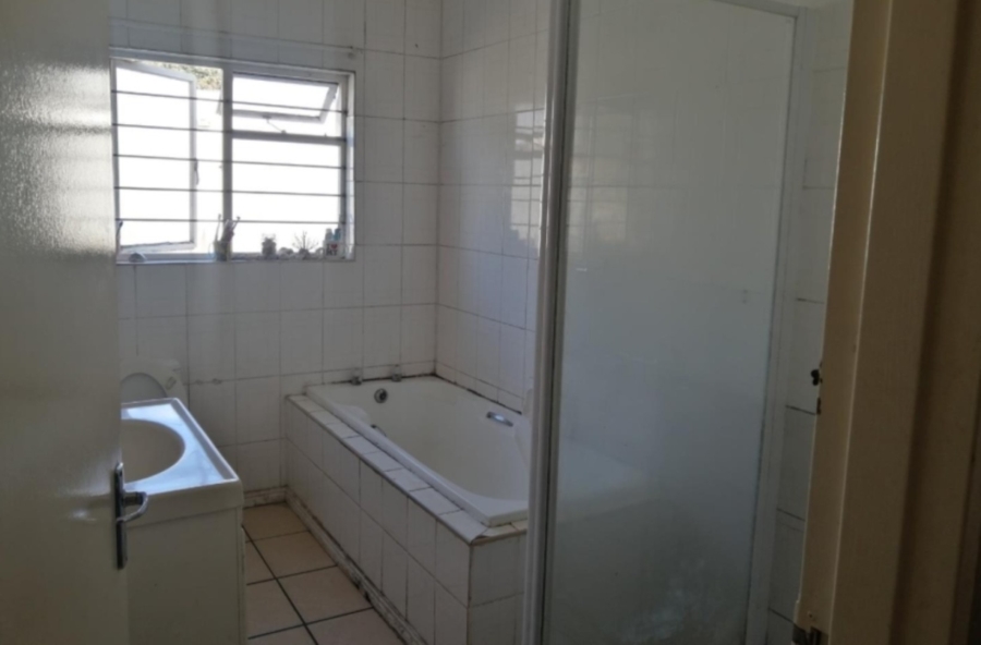 4 Bedroom Property for Sale in Sandbaai Western Cape